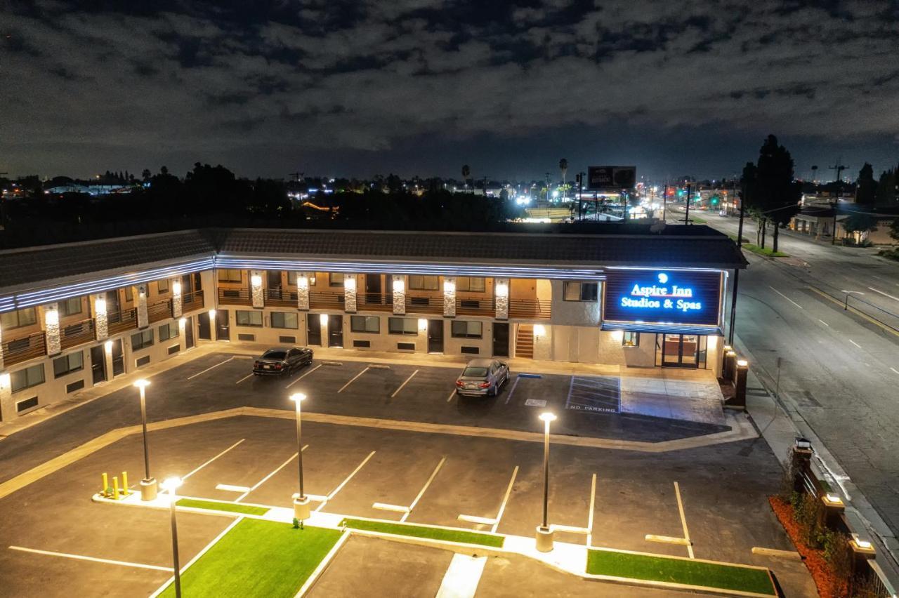 Aspire Inn Studios & Spas Беллфлауэр Экстерьер фото